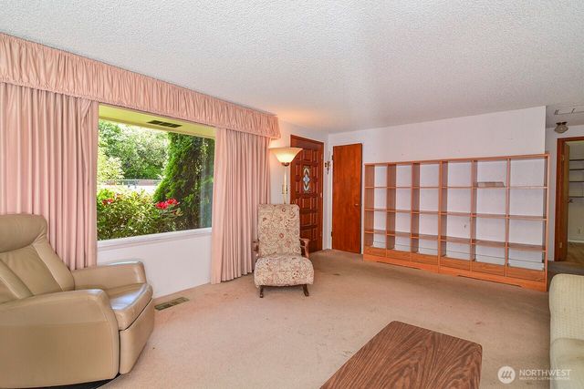 13709 39th Avenue NE, Seattle, WA 98125