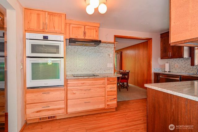 13709 39th Avenue NE, Seattle, WA 98125