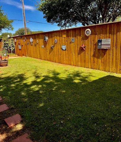 5726 75th Street, Lubbock, TX 79424