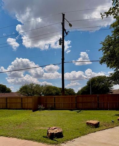 5726 75th Street, Lubbock, TX 79424