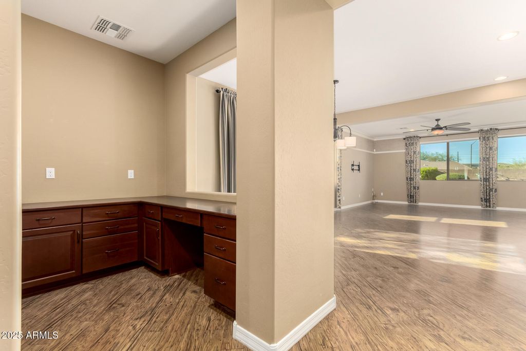 Image 13 of property listing at 3760 W LAPENNA Drive, Phoenix, AZ 85087