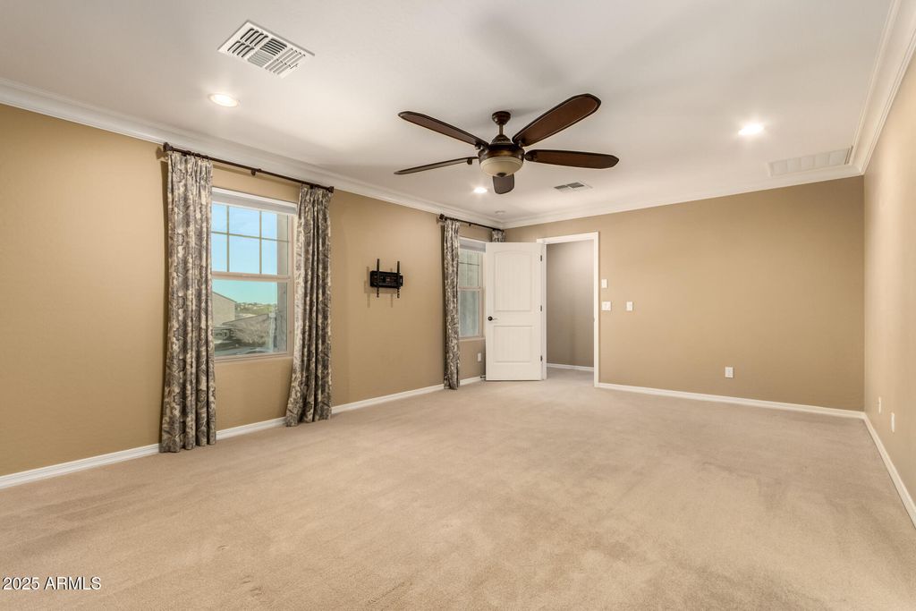 Image 17 of property listing at 3760 W LAPENNA Drive, Phoenix, AZ 85087
