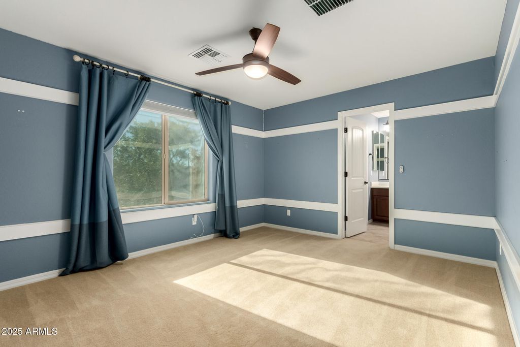 Image 25 of property listing at 3760 W LAPENNA Drive, Phoenix, AZ 85087
