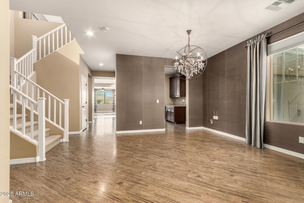 Image 3 of property listing at 3760 W LAPENNA Drive, Phoenix, AZ 85087