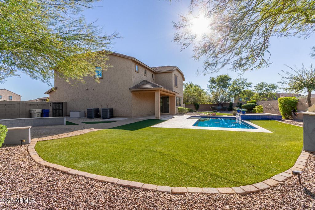 Image 38 of property listing at 3760 W LAPENNA Drive, Phoenix, AZ 85087