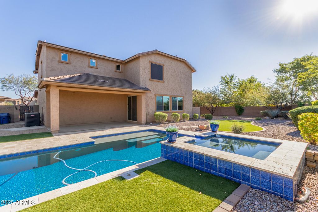 Image 39 of property listing at 3760 W LAPENNA Drive, Phoenix, AZ 85087