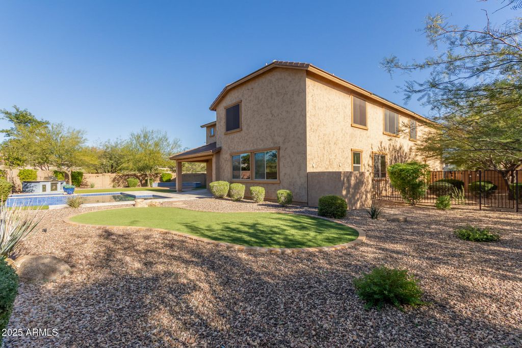 Image 41 of property listing at 3760 W LAPENNA Drive, Phoenix, AZ 85087