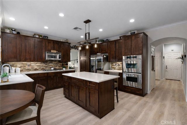 2384 Canyon Crest, La Verne, CA 91750