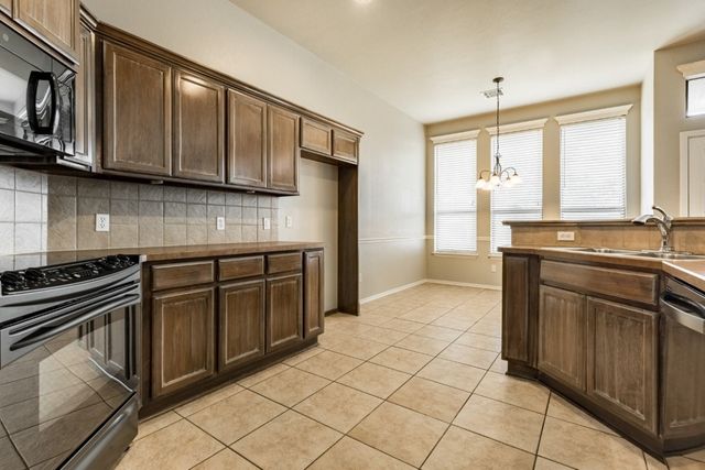 2524 NW 165th Terrace, Edmond, OK 73012