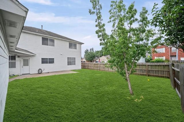 9366 Corner Oaks Lane, Houston, TX 77036