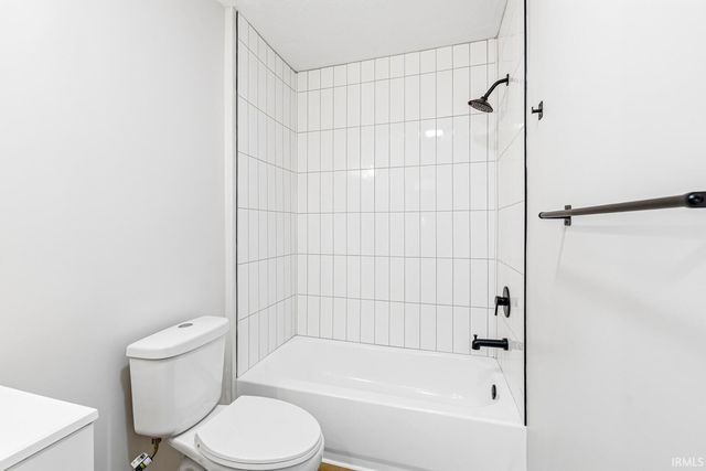 1002 E Broadway Street, Mishawaka, IN 46545