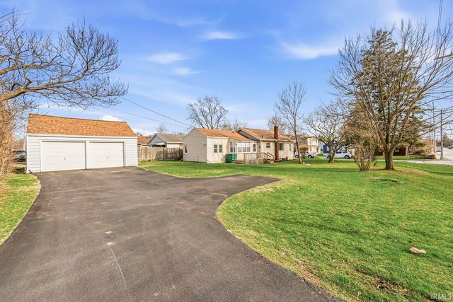 1002 E Broadway Street, Mishawaka, IN 46545