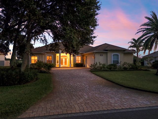 305 Marsh Point Cir, St Augustine, FL 32080