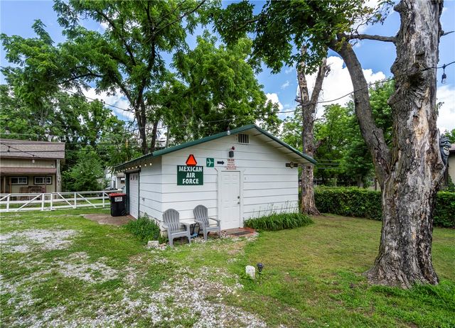 312 W Spring Street, Sulphur Springs, AR 72768