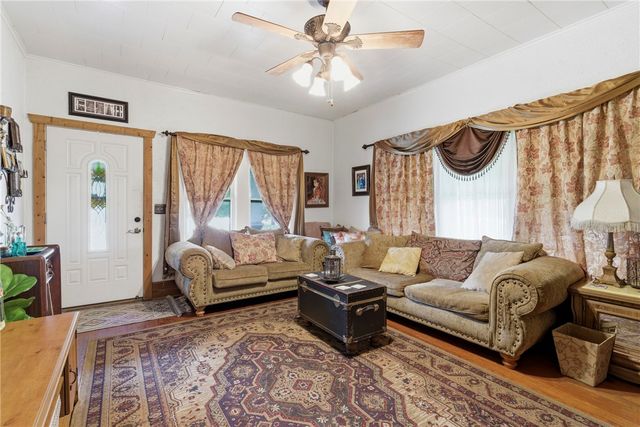 312 W Spring Street, Sulphur Springs, AR 72768