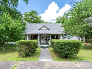 312 W Spring Street, Sulphur Springs, AR 72768