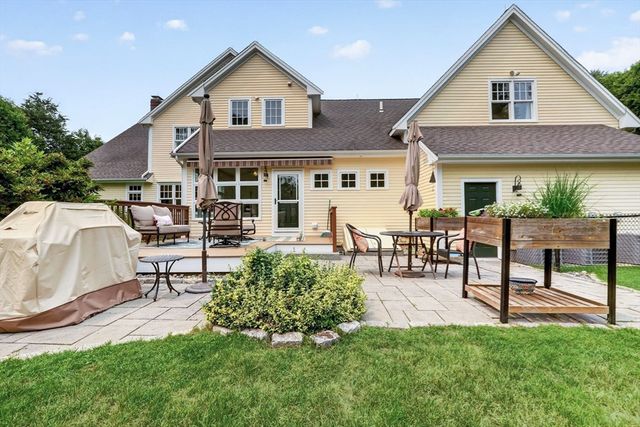 10 Rock Meadow Rd, Westwood, MA 02090