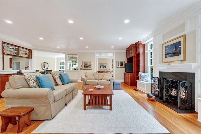 10 Rock Meadow Rd, Westwood, MA 02090