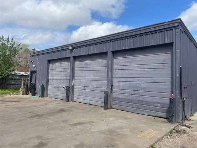 11619 Palmsprings Drive, Houston, TX 77034