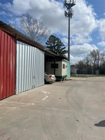 11619 Palmsprings Drive, Houston, TX 77034