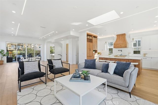 617 N Irena Avenue A, Redondo Beach, CA 90277