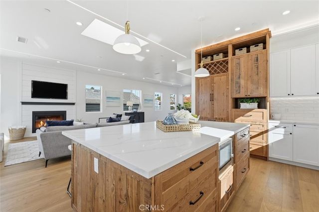 617 N Irena Avenue A, Redondo Beach, CA 90277