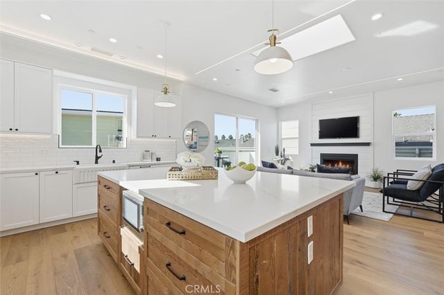 617 N Irena Avenue A, Redondo Beach, CA 90277