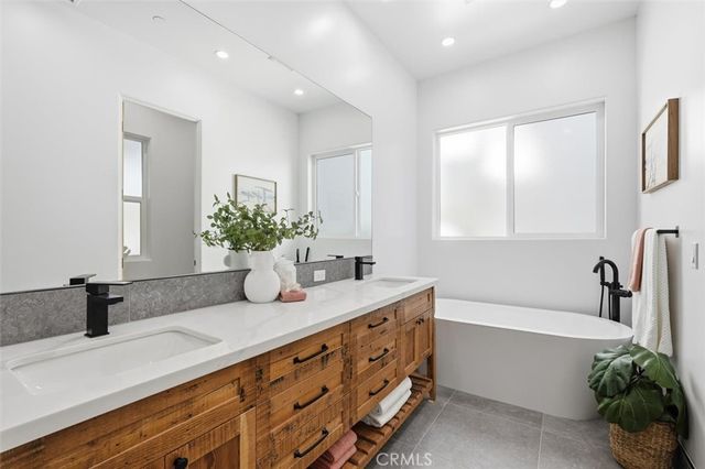 617 N Irena Avenue A, Redondo Beach, CA 90277