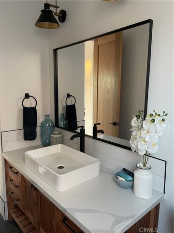 617 N Irena Avenue A, Redondo Beach, CA 90277