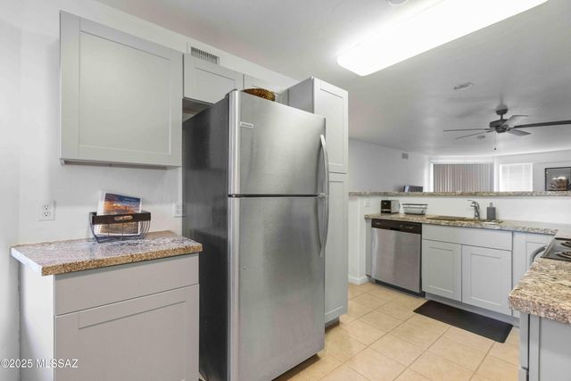 5675 N Camino Esplendora Apt 1103, Tucson, AZ 85718