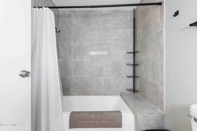 5675 N Camino Esplendora Apt 1103, Tucson, AZ 85718