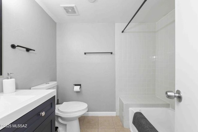 5675 N Camino Esplendora Apt 1103, Tucson, AZ 85718