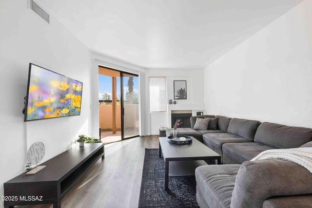 5675 N Camino Esplendora Apt 1103, Tucson, AZ 85718