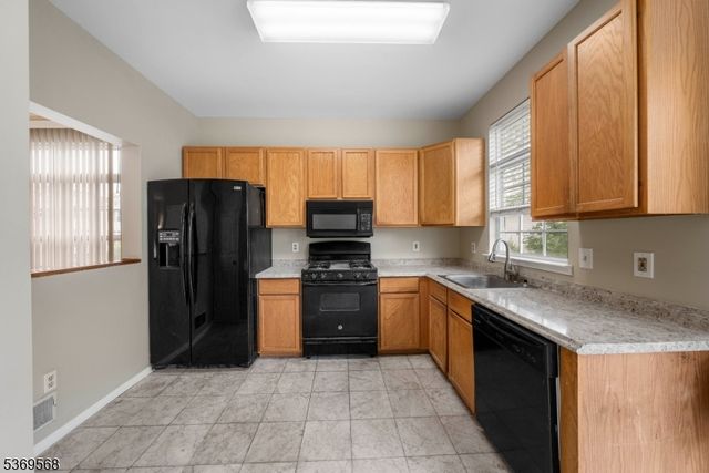 1727 Essex St 601, Rahway City, NJ 07065