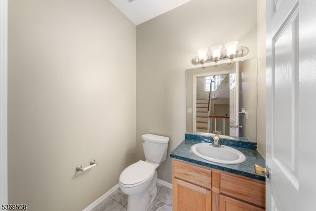 1727 Essex St 601, Rahway City, NJ 07065