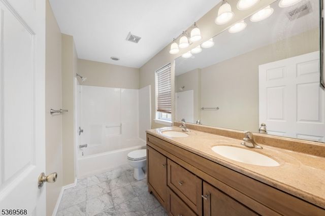 1727 Essex St 601, Rahway City, NJ 07065