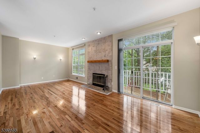 1727 Essex St 601, Rahway City, NJ 07065
