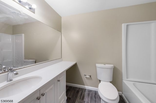 1727 Essex St 601, Rahway City, NJ 07065