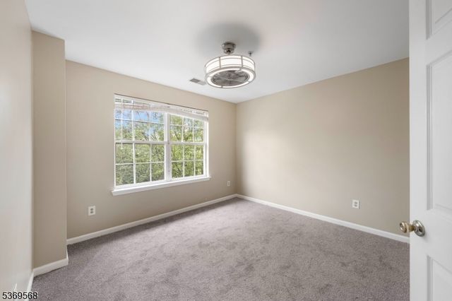 1727 Essex St 601, Rahway City, NJ 07065
