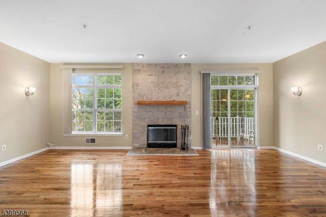 1727 Essex St 601, Rahway City, NJ 07065