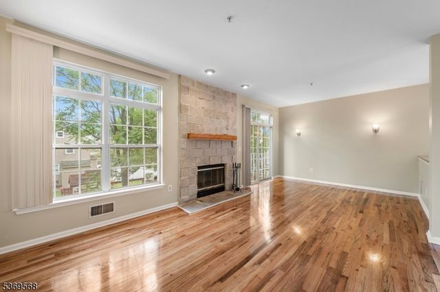 1727 Essex St 601, Rahway City, NJ 07065
