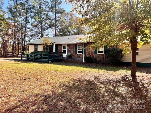 405 W Inwood Street, Bethune, SC 29009