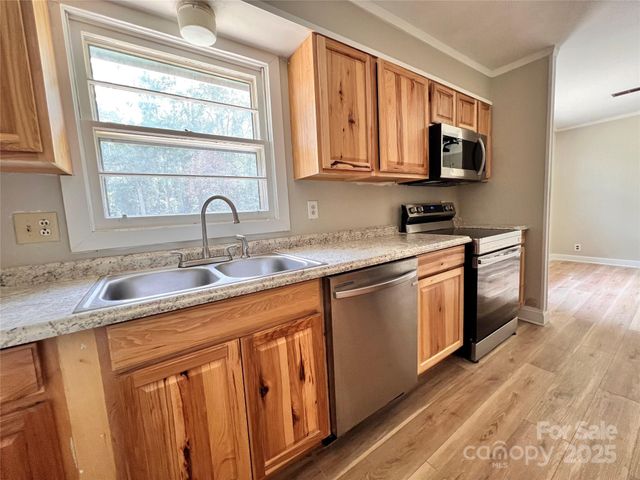 405 W Inwood Street, Bethune, SC 29009