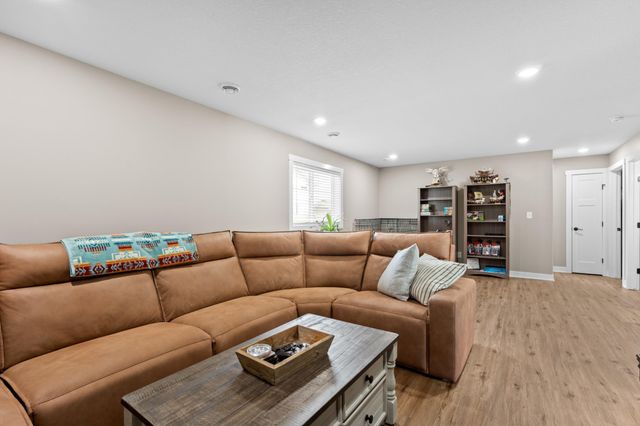 1805 12th Avenue NE, Austin, MN 55912