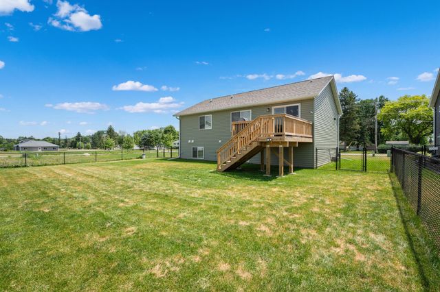 1805 12th Avenue NE, Austin, MN 55912