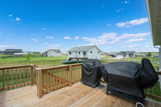 1805 12th Avenue NE, Austin, MN 55912