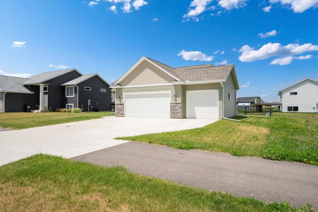 1805 12th Avenue NE, Austin, MN 55912