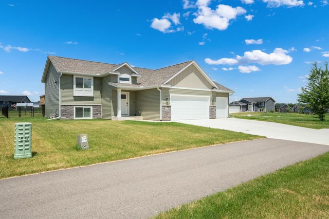 1805 12th Avenue NE, Austin, MN 55912