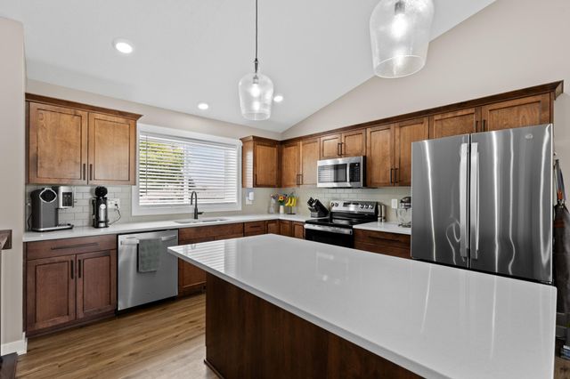 1805 12th Avenue NE, Austin, MN 55912