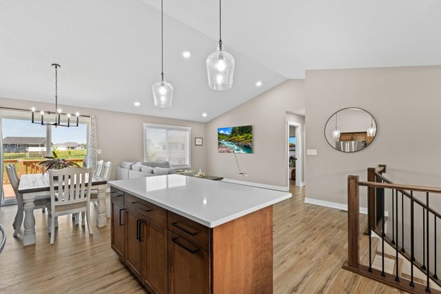 1805 12th Avenue NE, Austin, MN 55912
